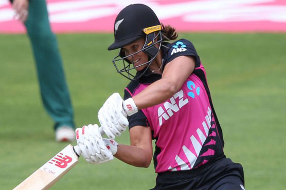 Bates, Devine see New Zealand into women's tri-series final