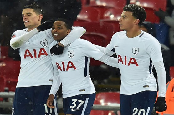 Llorente treble sees six-goal Spurs into FA Cup quarter-finals