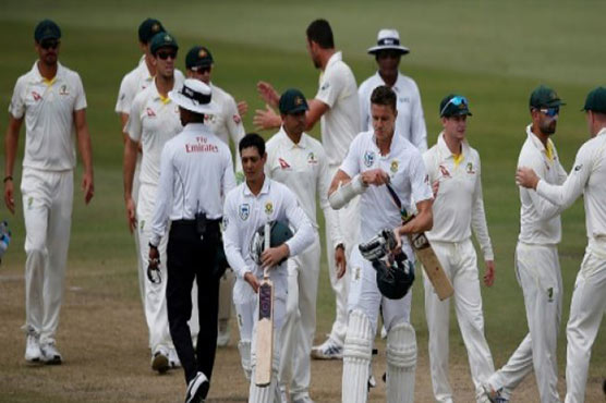 Aussies wrap up first Test as Warner, De Kock bust-up probed