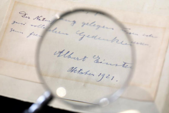 Einstein's letter of admiration to Italian woman auctioned
