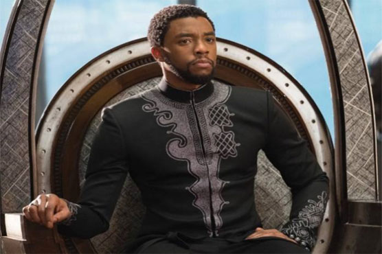 'Black Panther' clings to lead, nears an all-time record