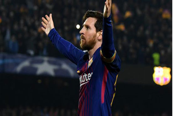 Messi takes Barcelona 11 points clear, Ronaldo hits four