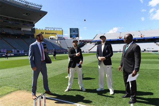 England to bat first in New Zealand day-night Test