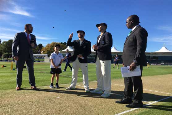 New Zealand bowl first against England