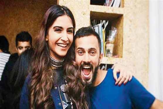 Image result for sonam kapoor with anand ahuja unseen pics