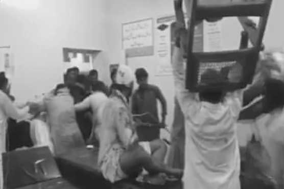 Brawl erupts between two groups over land dispute in Muzaffargarh