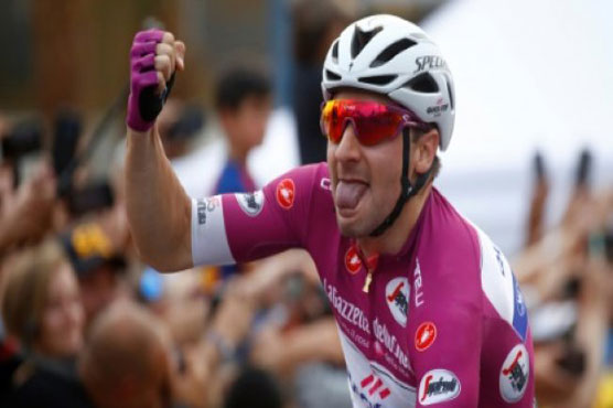 Viviani wins second Giro stage in a row as Dennis keeps pink