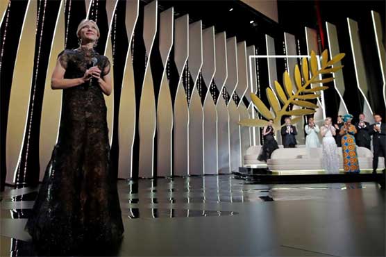 Bardem and Cruz walk the red carpet to open Cannes Film Festival