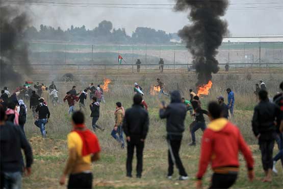 Israelis shoot dead Palestinian in Gaza border protests