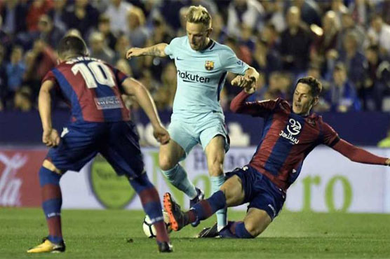 Barcelona's unbeaten season ended by five-star Levante