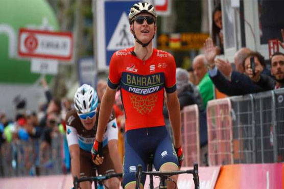 Killer blow for Froome's Giro bid as Yates extends lead