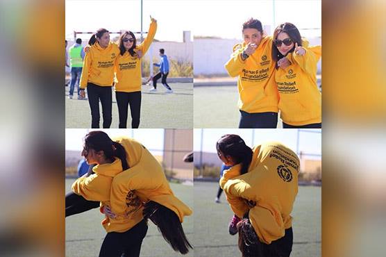 Armeena Khan reaches Jordan to help Syrian refugees