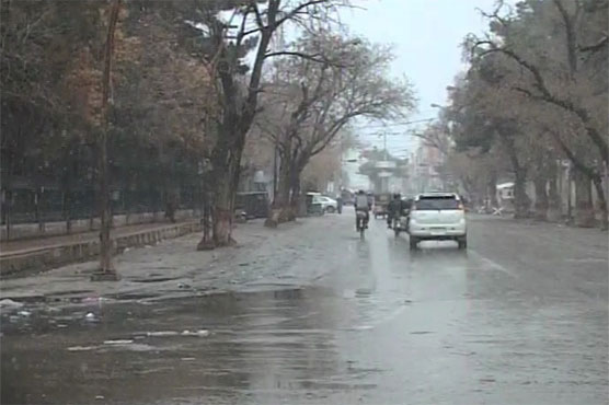 Lahore: Intermittent rain at scattered places brings mercury down