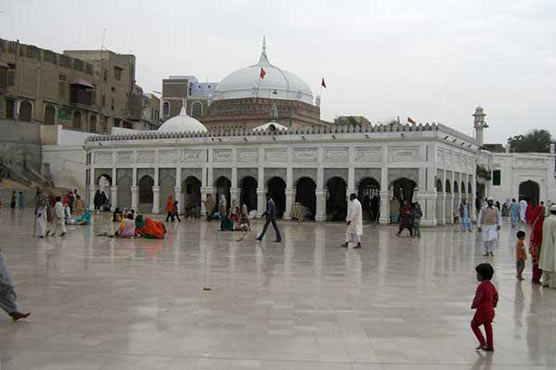 Pakpattan shrine land case: SC summons Nawaz Sharif in personal capacity