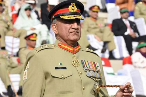 COAS visits SSG headquarters, lays wreath at Martyrs Monument