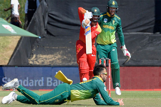 Williams lifts Zimbabwe to 132-7 against South Africa