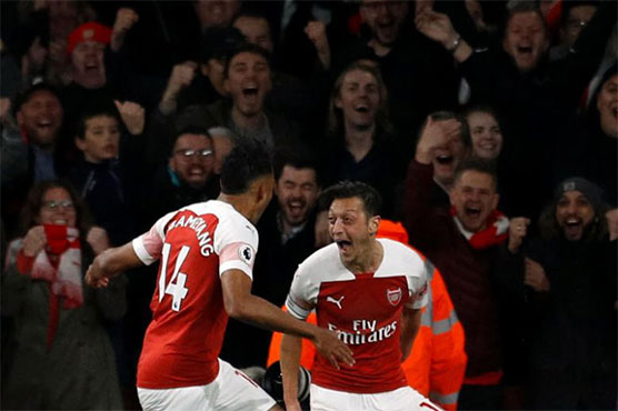 Aubameyang, Ozil star as Arsenal make it perfect 10