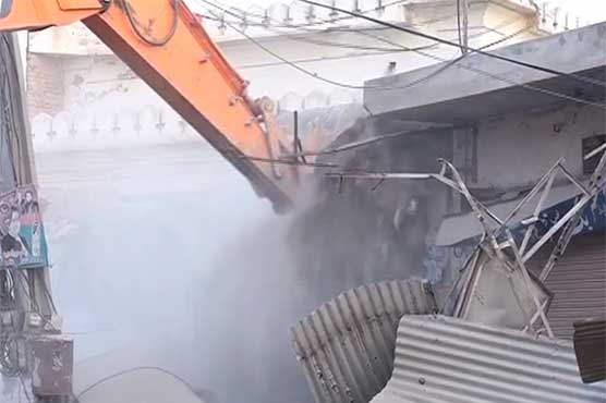 Anti-encroachment operation continues in Fish Market, MDA Chowk Multan