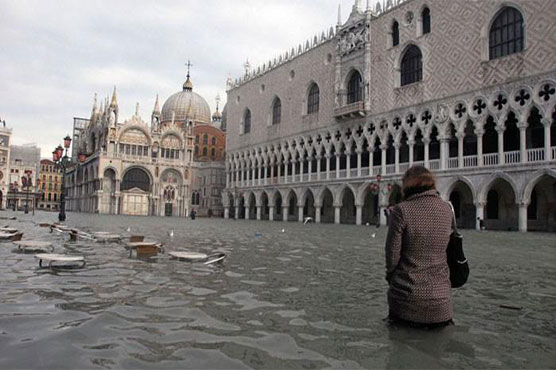 Deadly storms lash Italy leaving Venice afloat