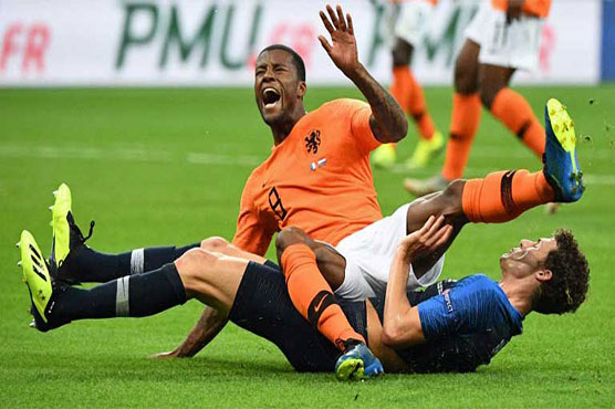 Giroud gets winner as France celebrate World Cup homecoming