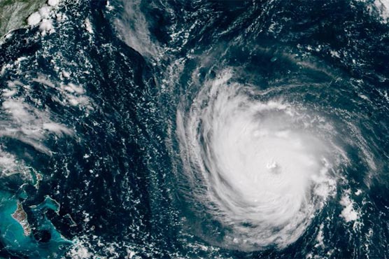 Hurricane Florence closes in on US east coast