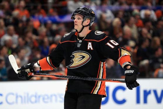 Ducks Perry undergoes knee surgery, out five months