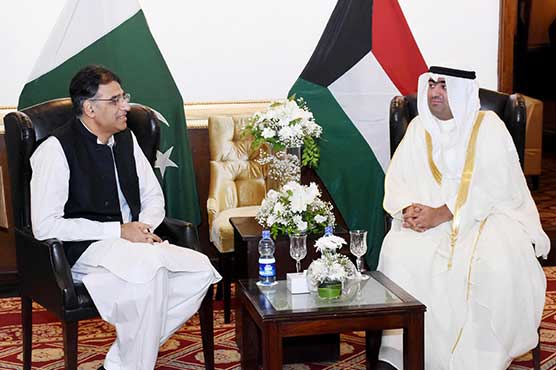 Finance minister invites Kuwait to invest in CPEC, oil & gas sector