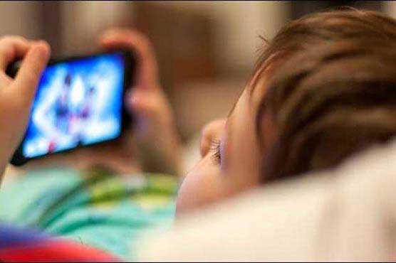Too much screen time, too little horseplay for kids: study