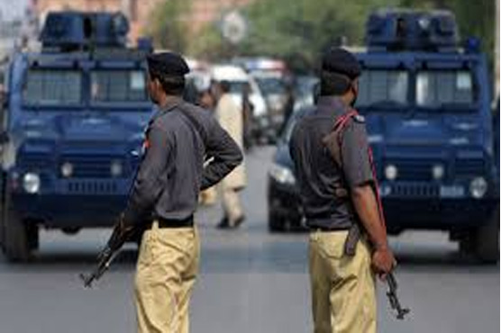 Karachi Police arrest 10 suspected criminals