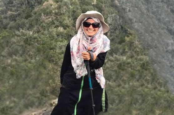 Blind Saudi woman fulfills her dream of climbing mountains