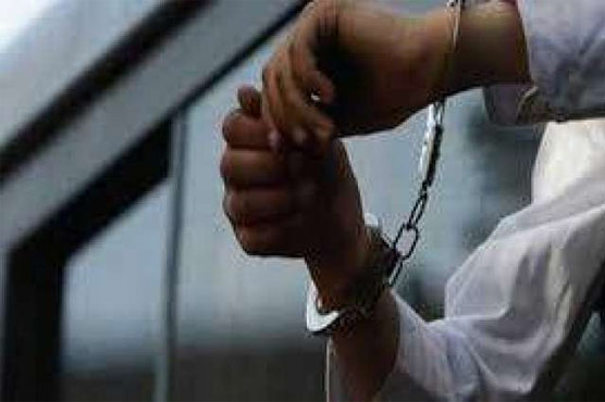 Six gangsters held in Khanewal