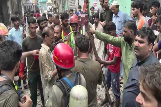 Minor boy dies after falling into open manhole in Lahore