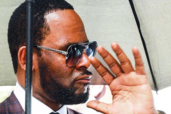 R Kelly Pleads Not Guilty To Bribery Charge Linked To Wedding Entertainment Dunya News