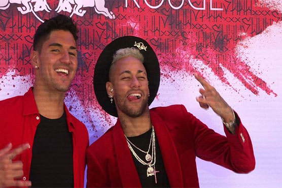 Neymar celebrates birthday in style and on crutches - Sports - Dunya News