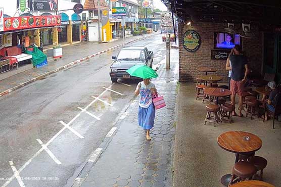 Tourists hunker down as Storm Pabuk lashes Thailand