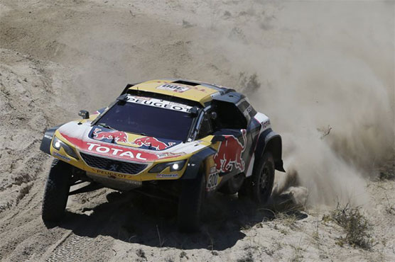 Peterhansel roars to second Dakar stage