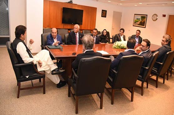Washington: PM Imran meets US businessmen, invites them to invest in Pakistan 