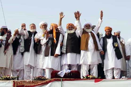 Fazl warns of Islamabad march if govt did not step down by August 