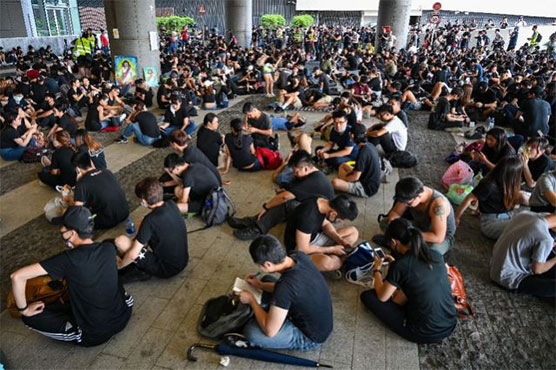 Hundreds converge on Hong Kong parliament in fresh anti-govt demo