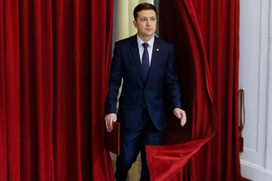 Comedian set to win first round of Ukraine presidential vote