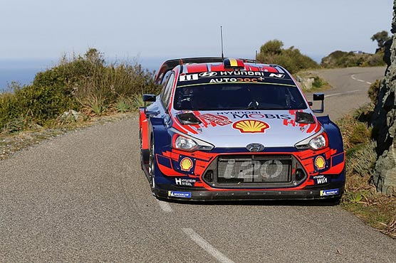 Neuville wins Tour de Corse after Evans puncture in final stage