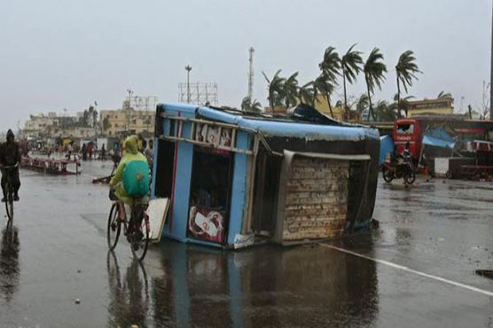 At least nine dead as monster cyclone enters Bangladesh