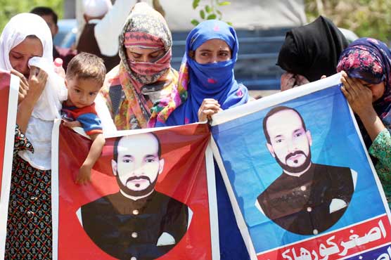 Families protest on delayed release of Pakistani prisoners 