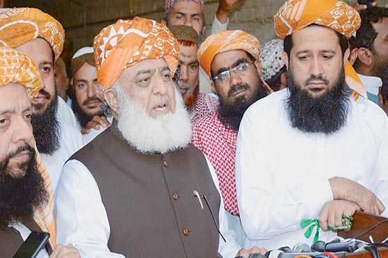 JUI-F chief chairs party meeting to discuss future strategy of Azadi March 