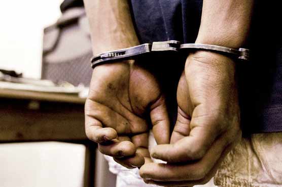 Karachi: Dacoits arrested for looting public in mosques 