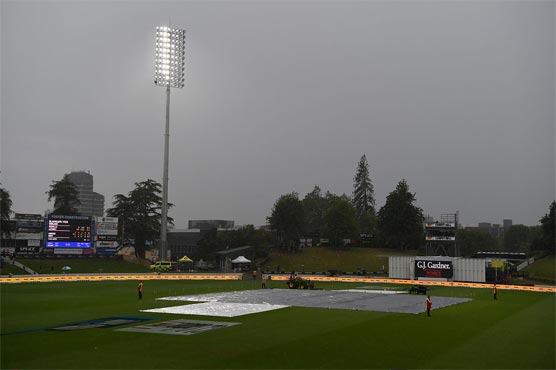 Rain forces players off after tea in second New Zealand-England Test