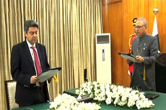 Farogh Naseem reappointed as Law Minister after COAS extension case