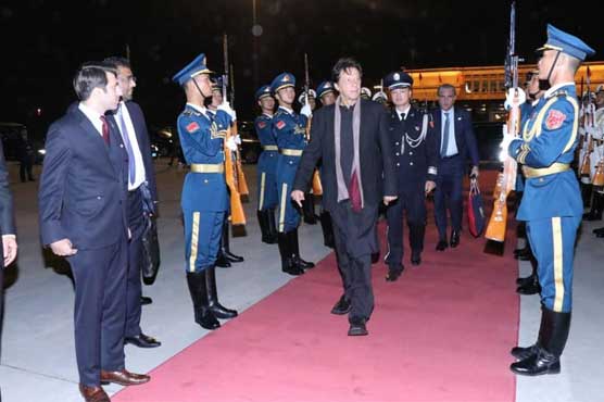 PM Imran leaves for Pakistan after successful visit to China