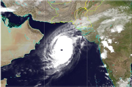 Seawater swamps dozens of villages in coastal belt of Karachi as cyclone Kyarr intensifies