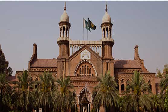 LHC directs Punjab govt, IG to submit response on mobile ban in police stations